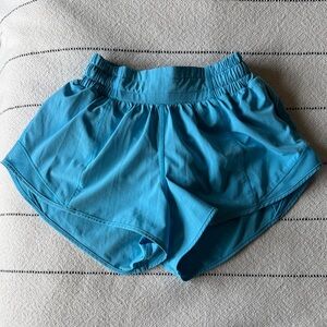 Lululemon LR 2.5” Hotty Hot Shorts